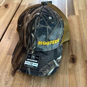 NWT Hooters Trucker Camo Hat